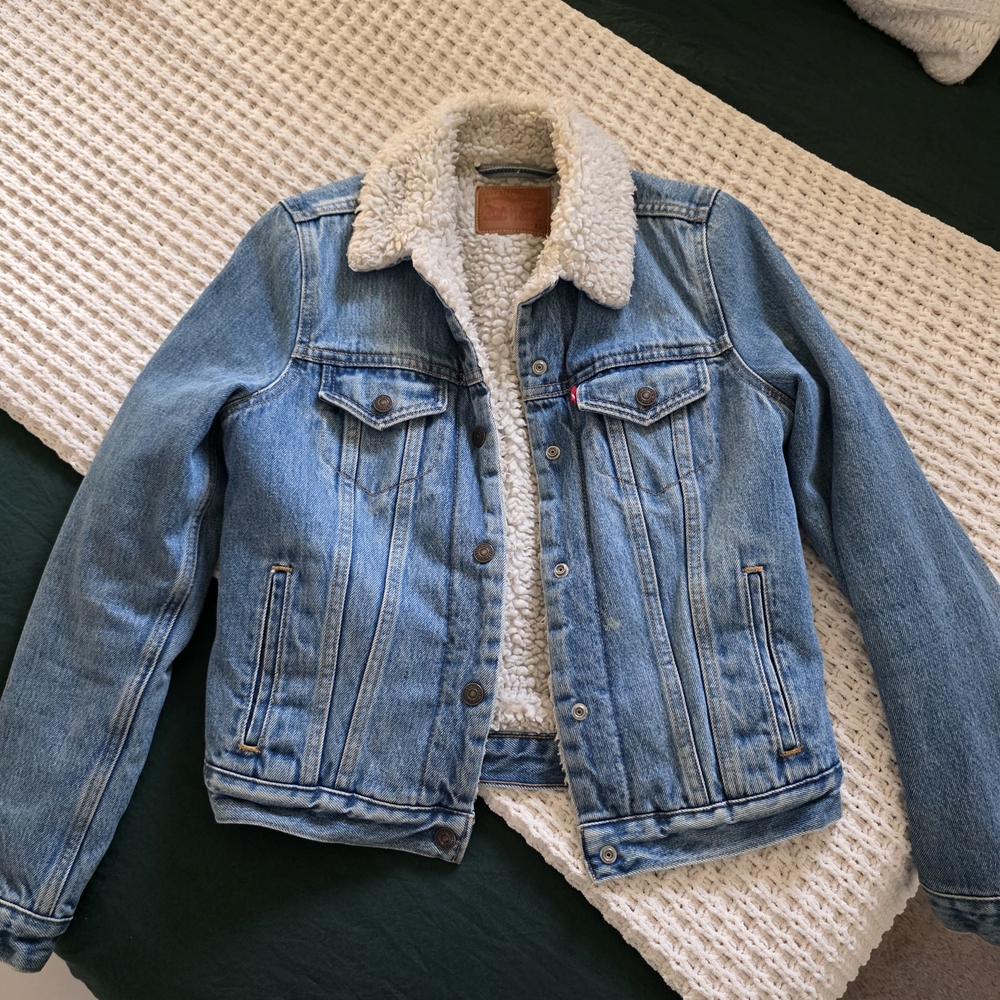 Levi's Light Blue Denim Jacket with Cream Sherpa